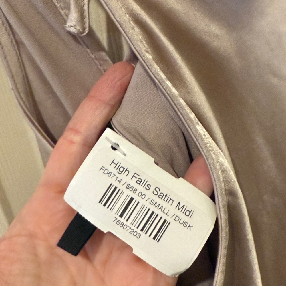 Bandit & The Babe NWT High Falls champagne satin midi dress, small - Picture 7 of 8